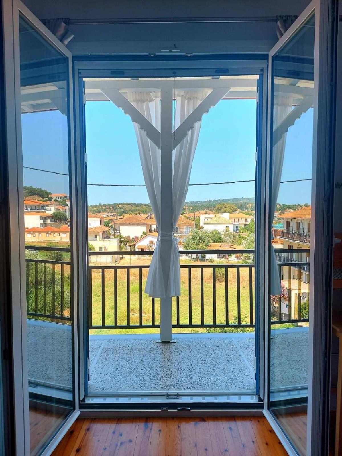 Апартаменты Blue Window Финикунда Экстерьер фото
